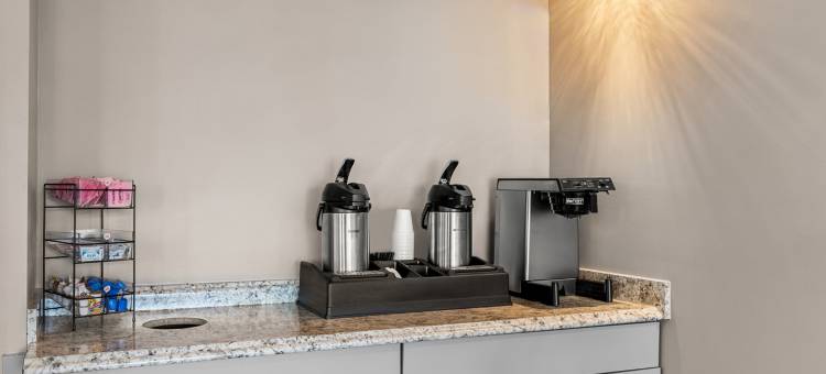 HomeTowne Studios Richmond - Airport/ Sandston图片