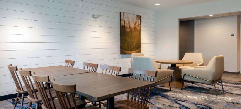 萨凡纳机场万枫套房酒店(Fairfield Inn & Suites Savannah Airport)图片