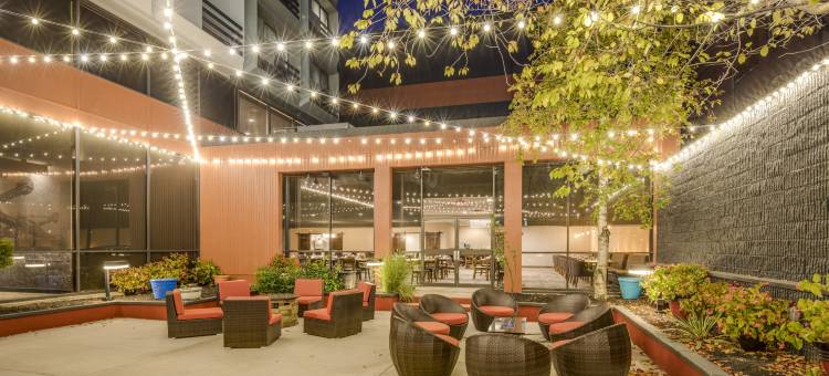 亨廷顿希尔顿逸林酒店(Doubletree by Hilton Huntington)图片