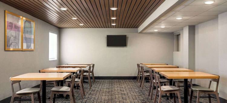 威斯康星麦迪逊美吟温德姆酒店(AmericInn by Wyndham Madison WI)图片