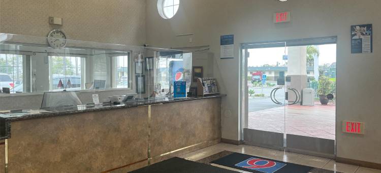 欧申赛德码头罗德威旅馆(Motel 6 Oceanside, CA – Marina / Camp Pendleton)图片