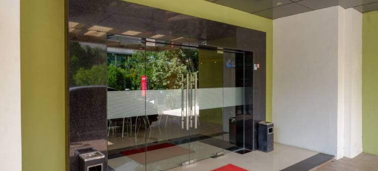 红多兹Plus酒店-近肯达里大陆酒店(RedDoorz Plus Near Hotel Benua Kendari)图片