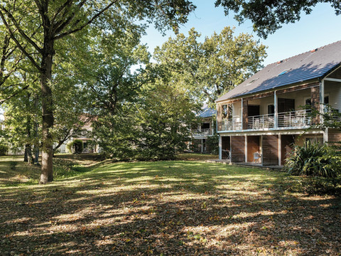 皮埃尔假日酒店