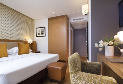 Hotel le SixHotel Overview