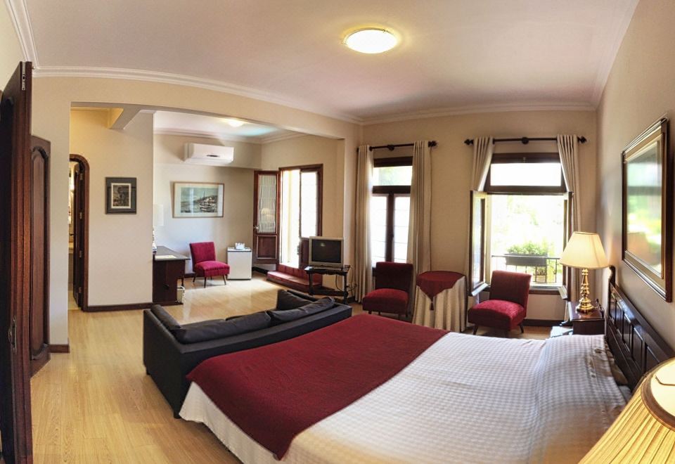 Hotel Aranjuez Cochabamba Over view