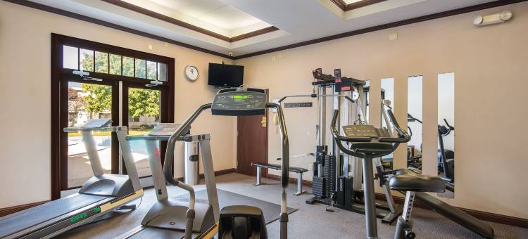 卡尤加布鲁酒店(Cayuga Blu)图片