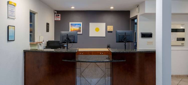 恩西尼塔斯月光海滩戴斯酒店(Days Inn by Wyndham Encinitas Moonlight Beach)图片