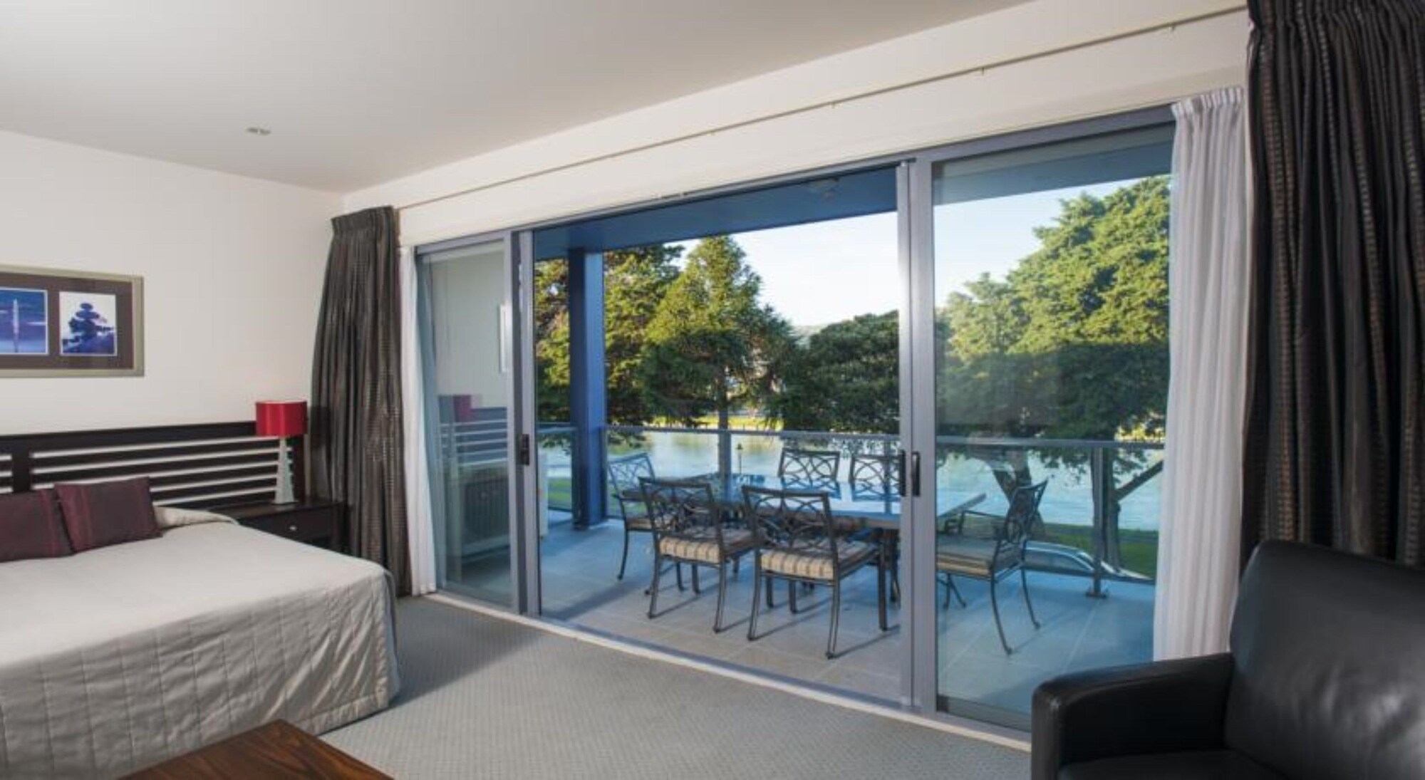 Emerald HotelOver view