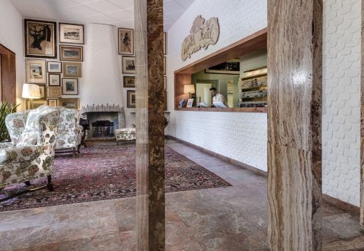 Augustus Hotel & Resort Hotel Overview