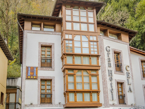 如拉切拉格兰酒店