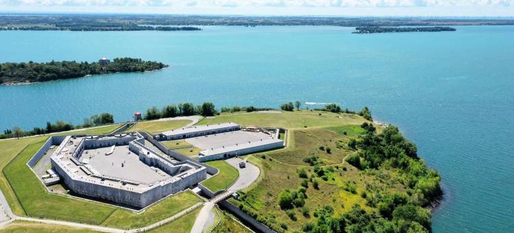 金斯顿中心舒适套房酒店(Comfort Suites Kingston Central)图片