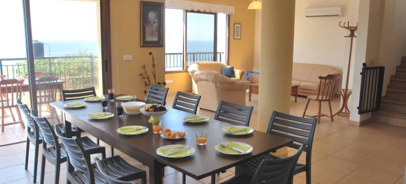 距离海洋仅50米的别墅，适合12人入住，Polis(Villa Only 50m to the Sea, Sleeps 12, Polis)图片