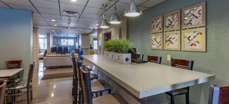 伍德斯托克贝斯特韦斯特优质套房酒店(Best Western Plus Woodstock Inn  Suites)图片