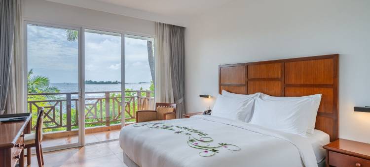 瑚湖尔岛酒店(Hulhule Island Hotel)图片