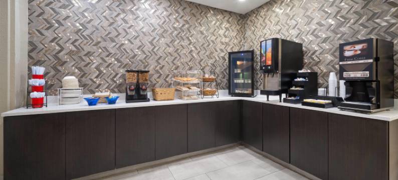 亚特兰大斯托克布里奇拉昆塔温德姆套房酒店(La Quinta Inn & Suites by Wyndham Atlanta Stockbridge)图片