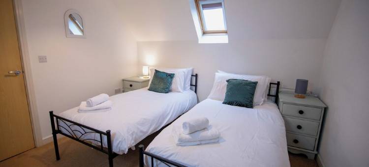 Augusta House - Andover - Large 4 bedroom with garden, near centre图片