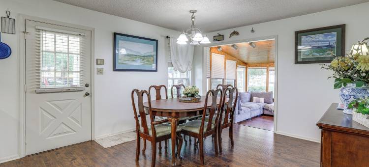 距摩根城市中心5英里：滨水度假屋(5 Mi to Downtown Morgan City: Waterfront Retreat)图片