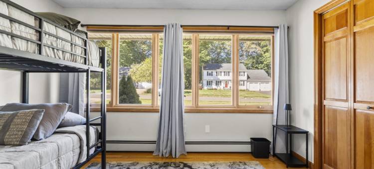 Open Concept Living and Cozy Ambiance - Inviting Spacious Haven图片