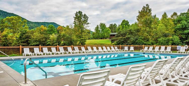 九月特惠：宁静的山景，钓鱼池和泳池(Fall Special Peaceful Mt Views Fishing Pond)图片