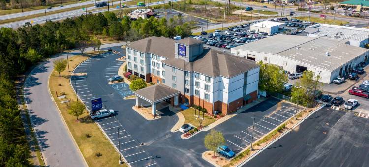 奥本校园区I-85舒眠套房酒店(Sleep Inn & Suites Auburn Campus Area I-85)图片