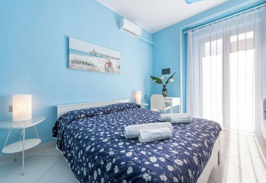 Thanit Rooms Hotel Overview