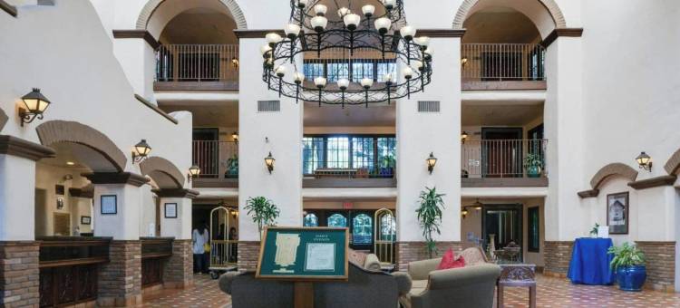 Buena Park Grand Hotel & Suites图片