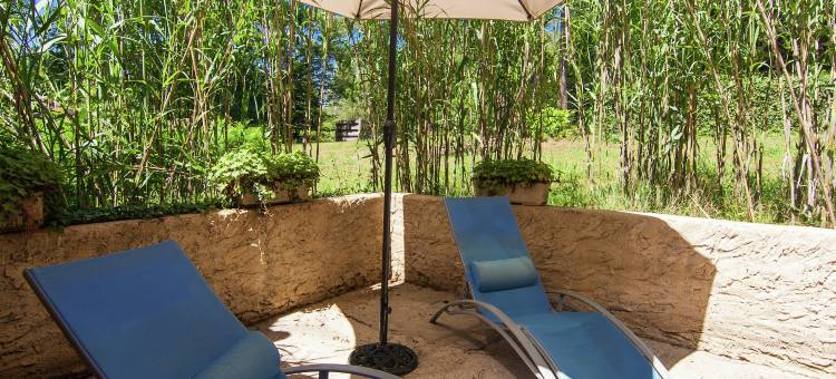 Cottage in Bourgnac with Whirlpool图片