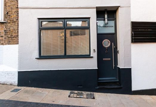 Harbourside Roof Terrace & Sea Views by AdlivHotel Overview