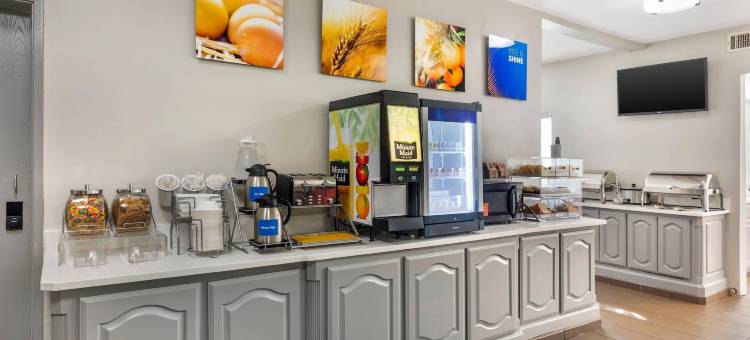 红橡木舒适酒店(Comfort Inn & Suites)图片