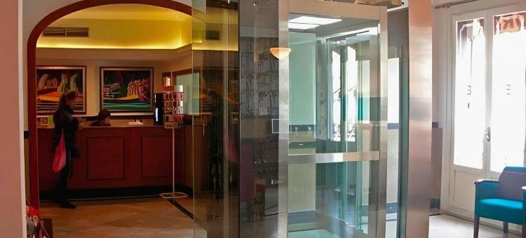 略雷特兰布拉酒店(Room00 Lloret Rambla)图片