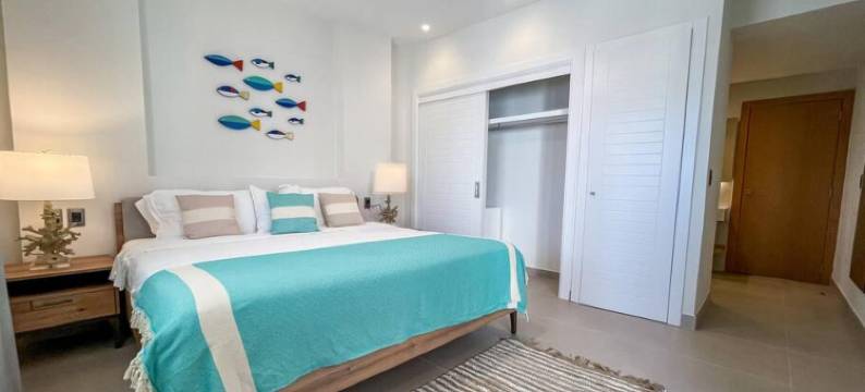 距离海滩仅几步之遥的极美公寓(Incredibly Beautiful Condo Just Steps to the Beach)图片