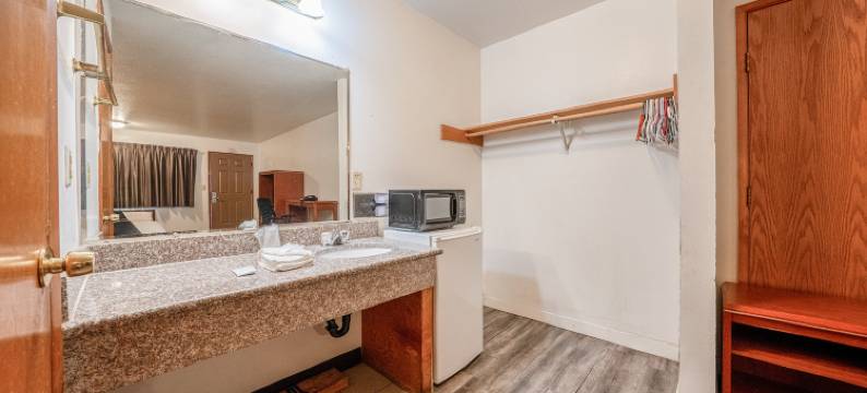 Rama Inn Motel and RV Park图片