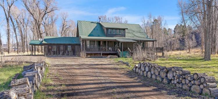 迷人的乡村四卧室度假屋有河滨景观四卧室小屋(Charming Country 4br Retreat With Riverfront Views 4 Bedroom Cabin)图片