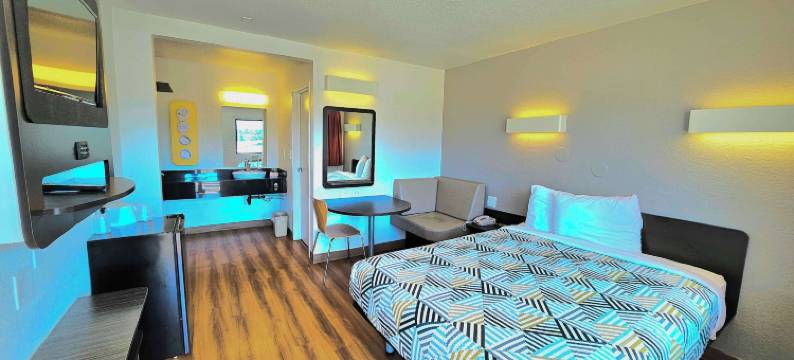 棕榈沙漠6号汽车旅馆- 棕榈泉区(Motel 6 Palm Desert, CA - Palm Springs Area)图片