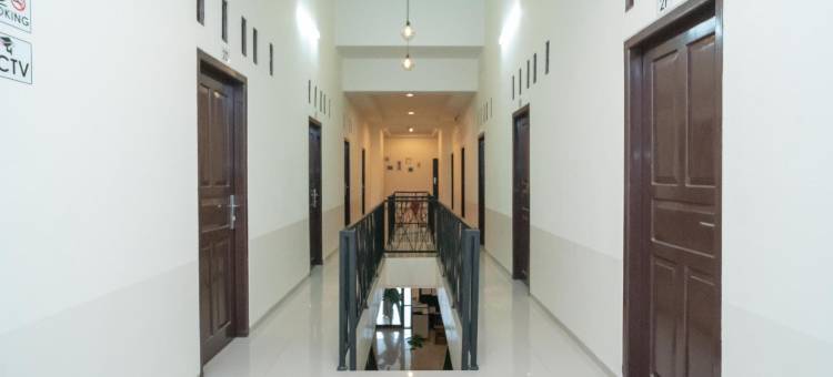 哈托诺茵塞图兰红门酒店合作店(Hartono Inn Seturan Mitra RedDoorz)图片