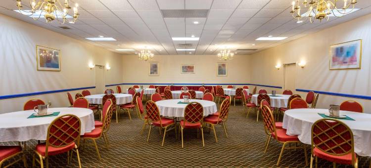 昆斯伯里/乔治湖美吟酒店(Baymont by Wyndham Queensbury / Lake George)图片