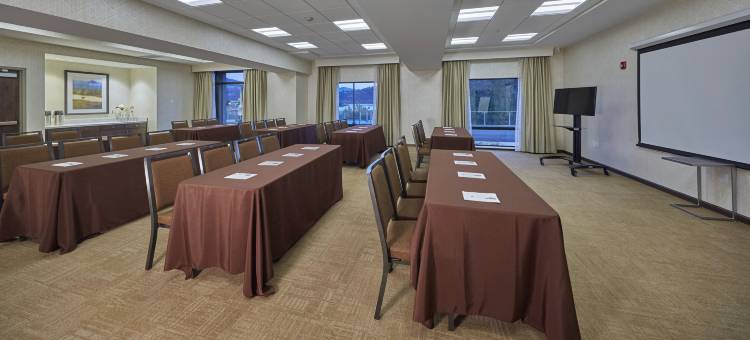 胡德里弗欢朋套房酒店(Hampton Inn &  Suites Hood River)图片