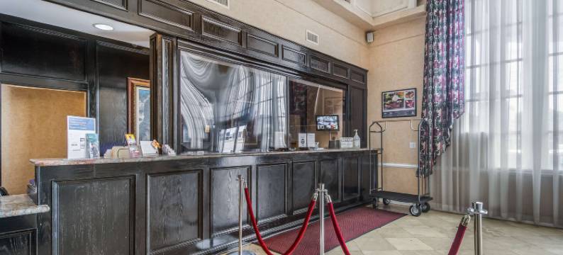 克拉丽奥酒店及套房-中央清水海滩(Clarion Inn & Suites Central Clearwater Beach)图片