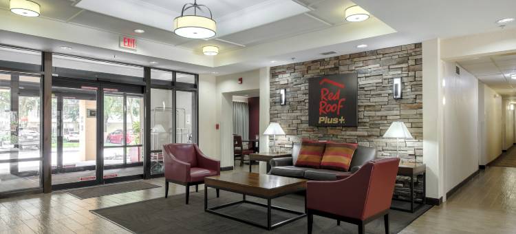 盖恩斯维尔红屋顶Plus+酒店(Red Roof Plus+ Gainesville)图片