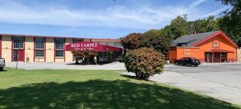 埃本斯伯格红地毯套房酒店(Red Carpet Inn and Suites Ebensburg)图片