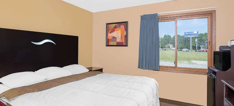 希博根速8酒店(Super 8 by Wyndham Sheboygan WI)图片