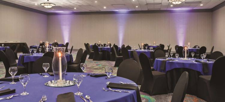 沃斯堡北化石溪丽笙酒店(Radisson Hotel Fort Worth North-Fossil Creek)图片