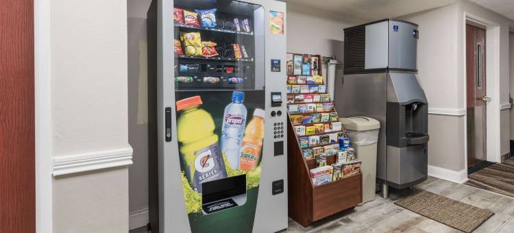 梅森高速公路42号郊区开放式客房酒店(Suburban Studios Mason Hwy 42)图片