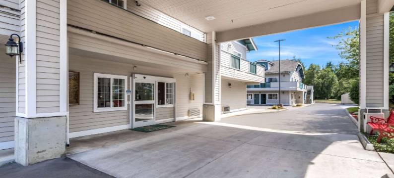 班布里治岛凯艺套房酒店(Quality Inn & Suites Bainbridge Island)图片