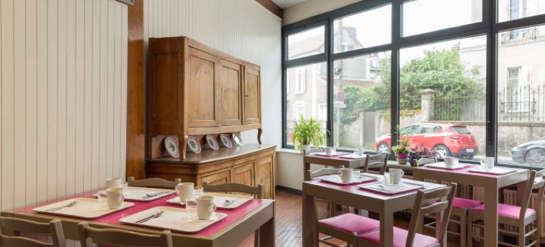 雷米尔蒙特阿鲁姆原生酒店(The Originals Access Hôtel Arum Remiremont)图片