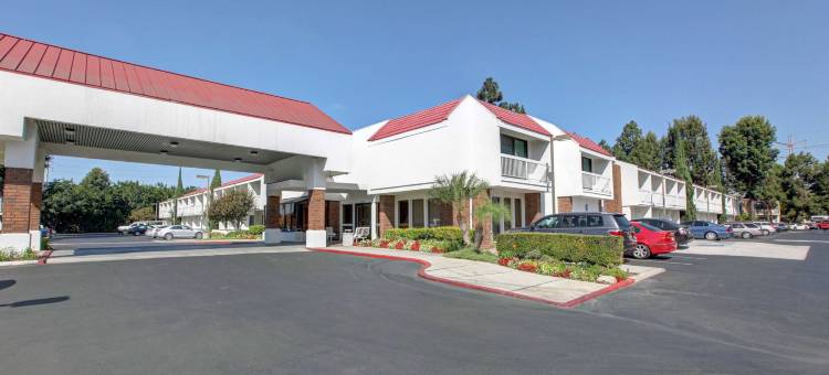 尔湾6号汽车旅馆 - 奥兰治县机场店(Motel 6 Santa Ana, CA - Irvine - Orange County Airport)图片