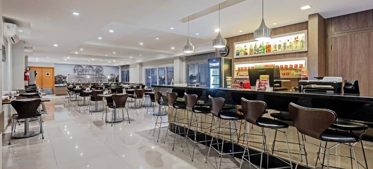 古里提巴托雷斯大道斯里姆酒店(Slim Curitiba Av Das Torres)图片