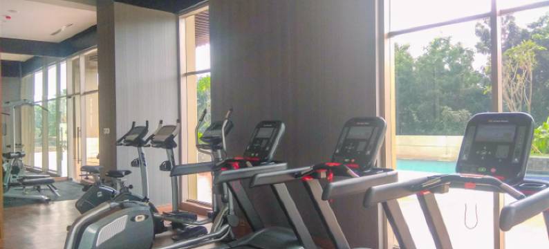 Good Deal and Comfy Studio Transpark Cibubur Apartment by Travelio图片