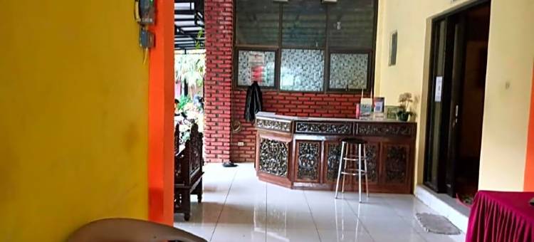 红多兹伊斯兰酒店-近克拉顿苏民纳(RedDoorz Syariah Near Keraton Sumenep)图片