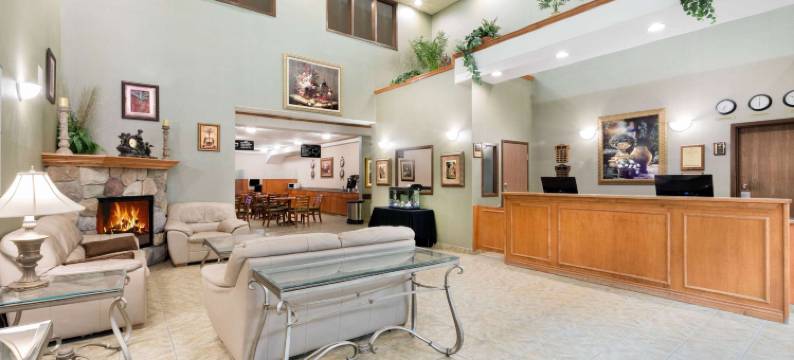 克莱蒙-大草原华美达酒店(Ramada by Wyndham Clairmont/Grande Prairie)图片